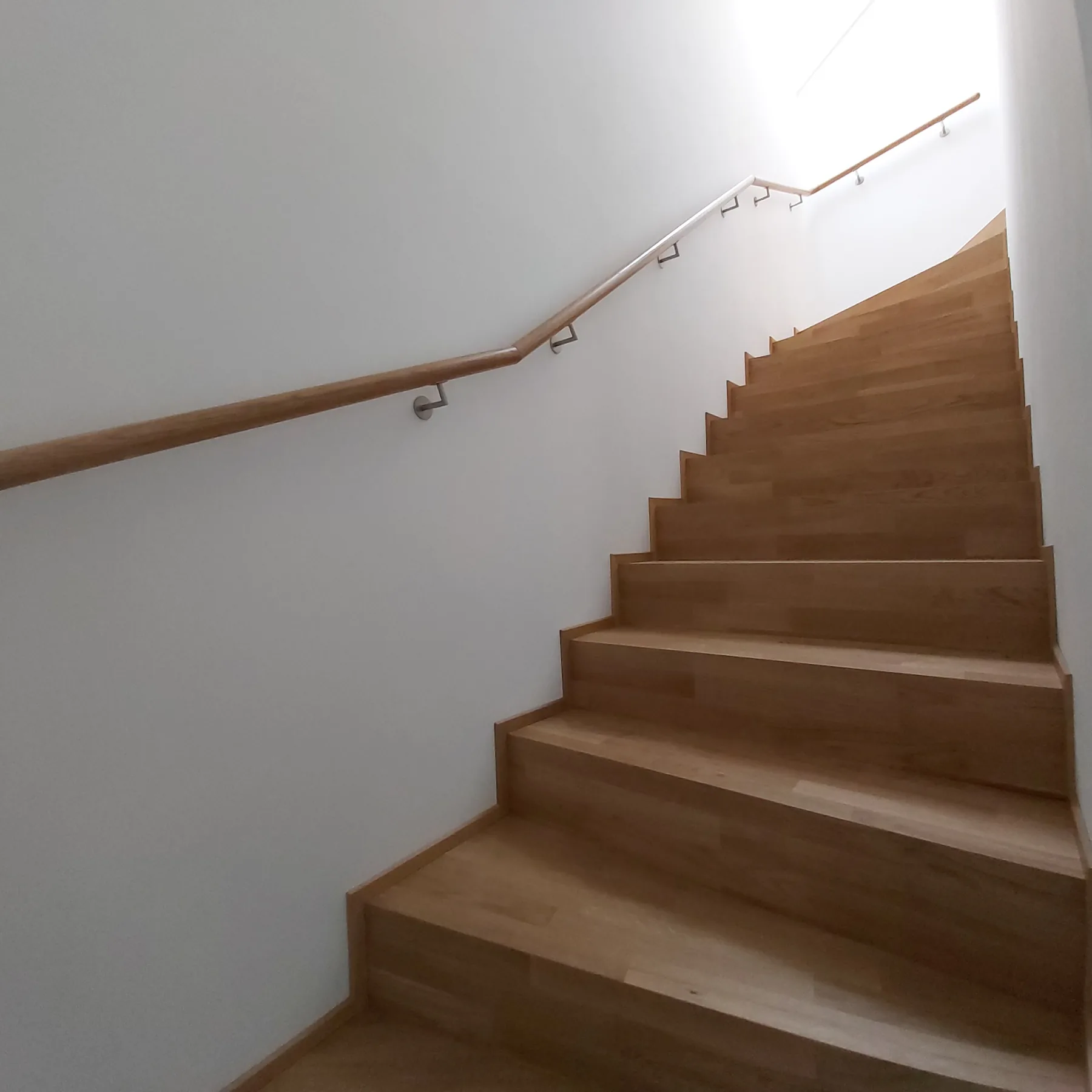 Beton lépcső burkolása